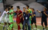 [ẢNH] Những phản ứng của HLV Park Hang Seo trên sân cỏ để bảo vệ học trò